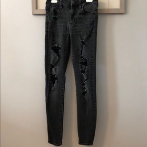 AE Hi-Rise Jeggings distressed black with rips